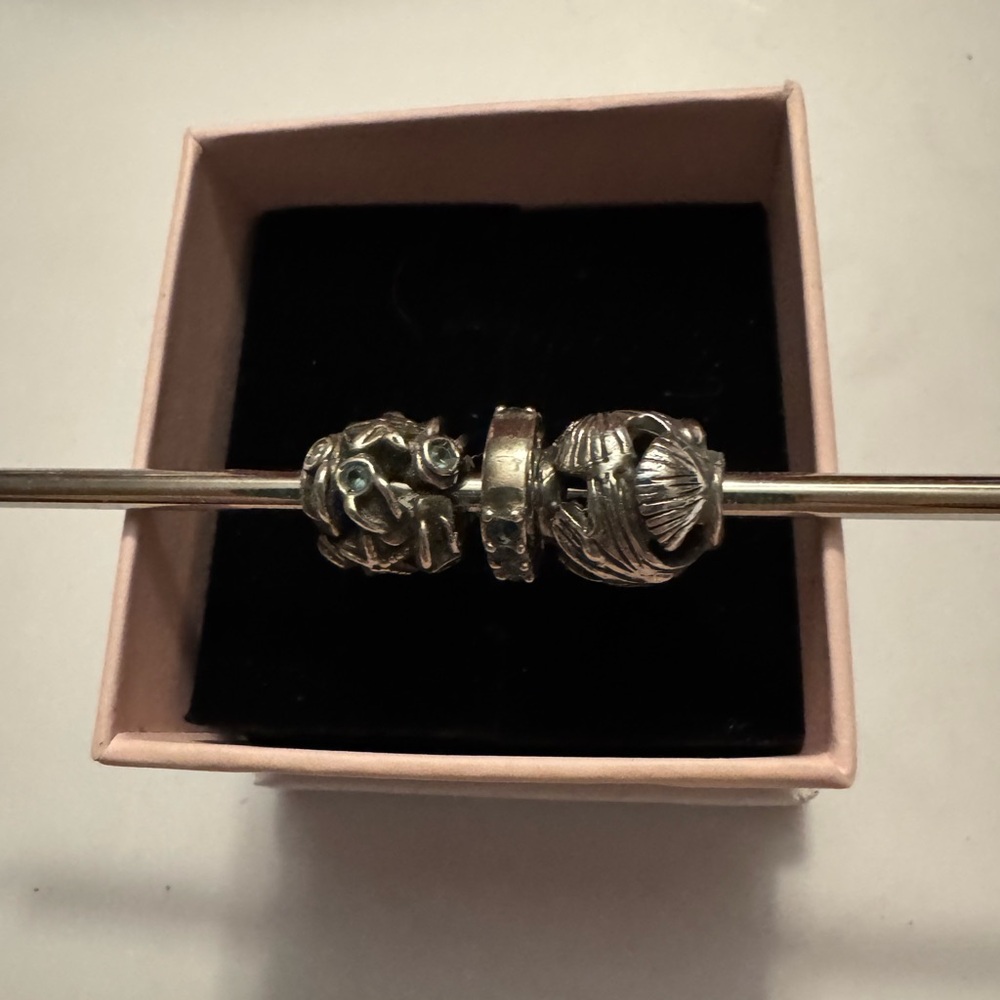 Authentic Chamilia sterling “beach” beads in sterling silver - Picture 2 of 5